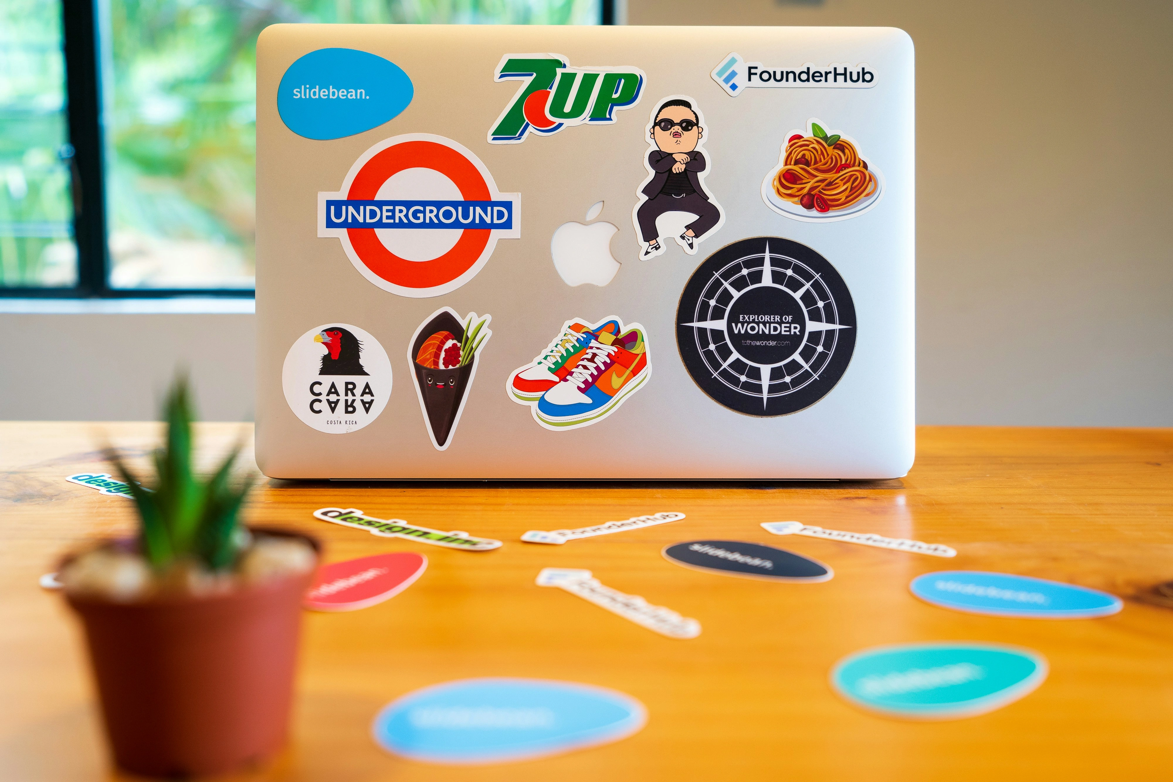 Internet marketing channels illustration showing market, music, internet, search and chat icons
